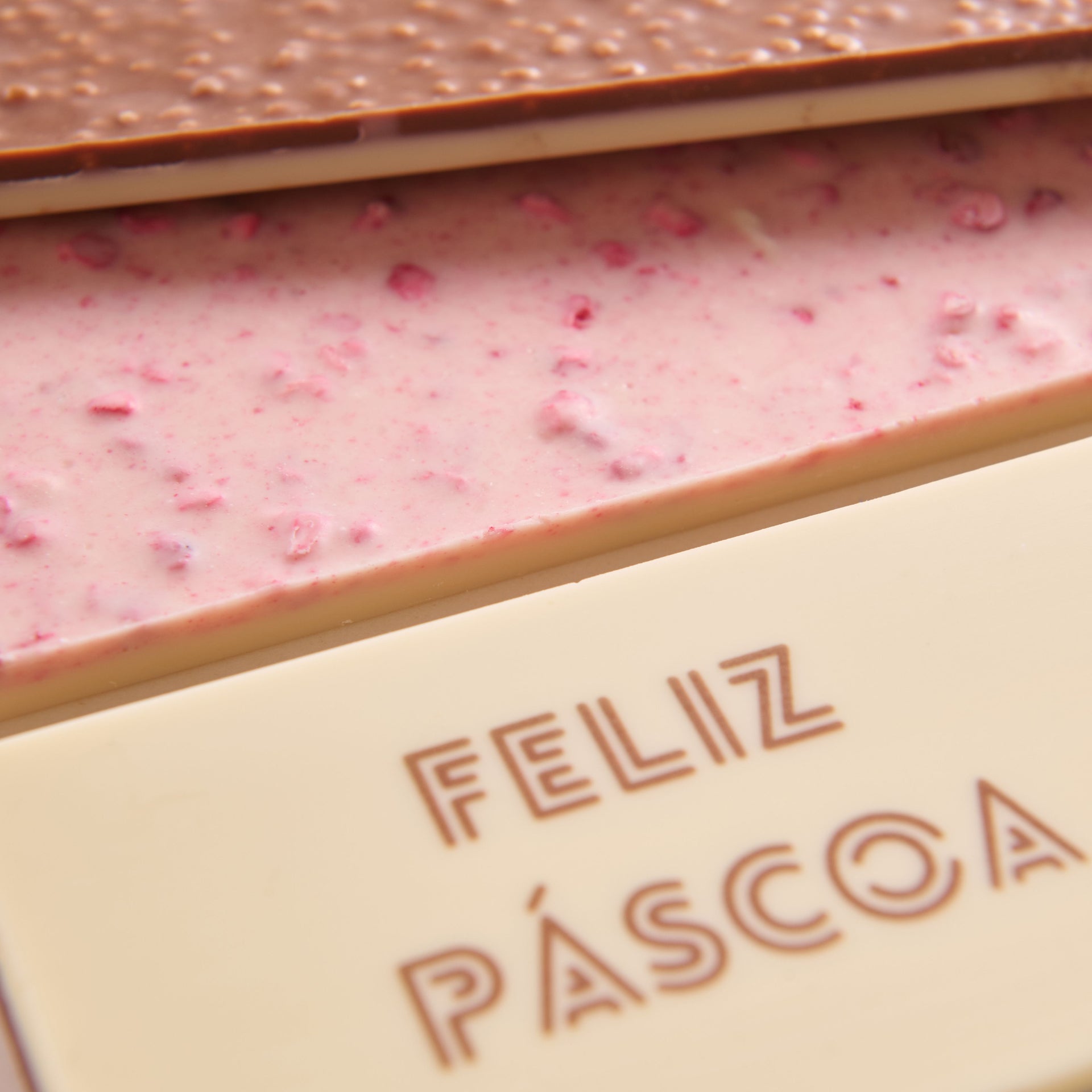 BARRA DE CHOCOLATE BRANCO COM FRAMBOESA - EDIÇÃO PÁSCOA